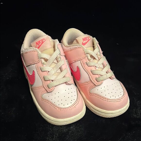 Girls' Kids' Nike Dunk Low Triple Pink - Picture 1 of 9